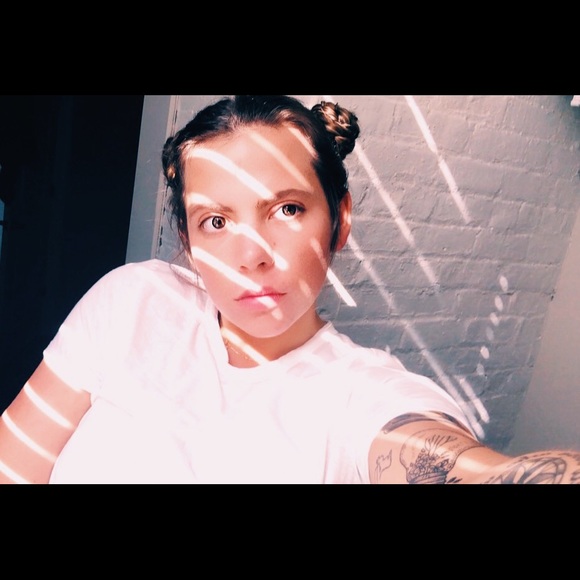 Meet your Posher, Hailey - Picture 1 of 1